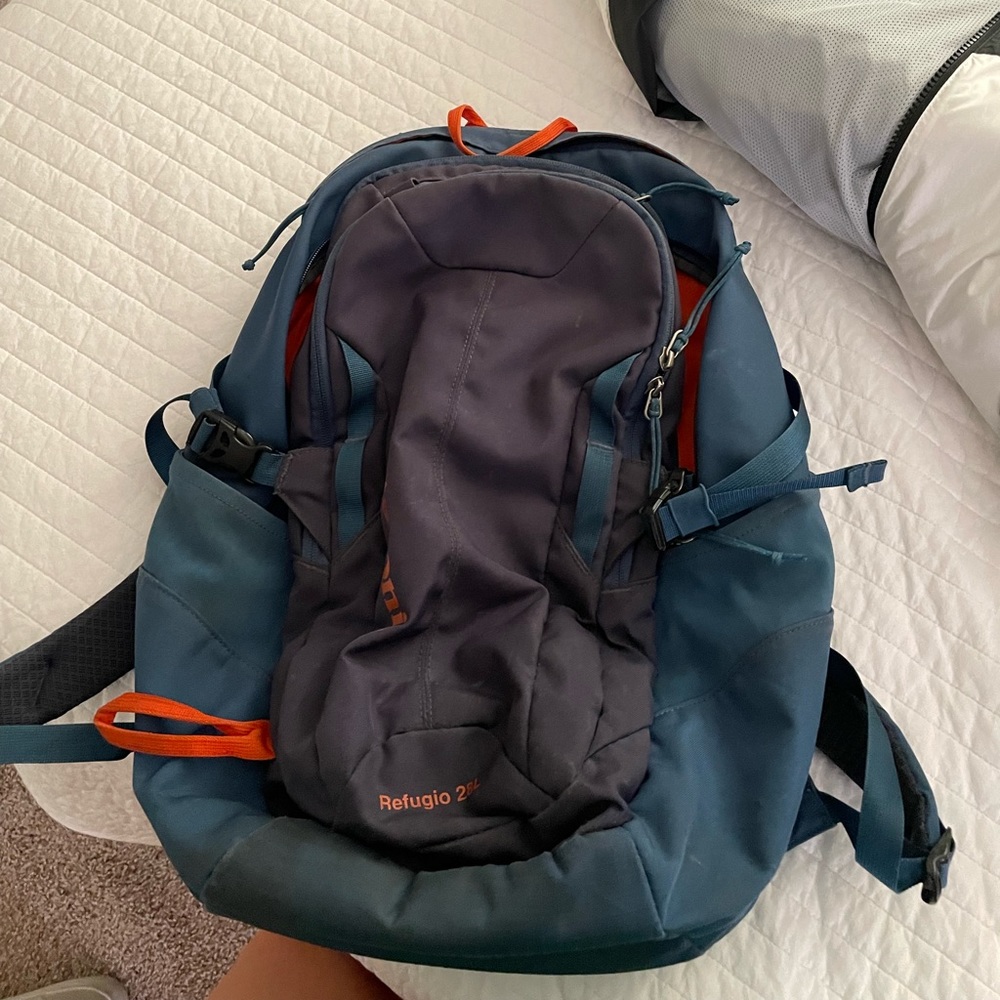 Patagonia Refugio 28L backpack blue Grey and orange